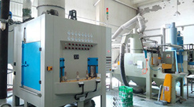 移動充電寶外殼噴砂機