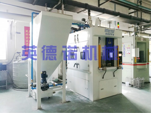 硬質(zhì)合金刀具涂層前后處理-行星轉(zhuǎn)臺式濕噴砂機(jī)